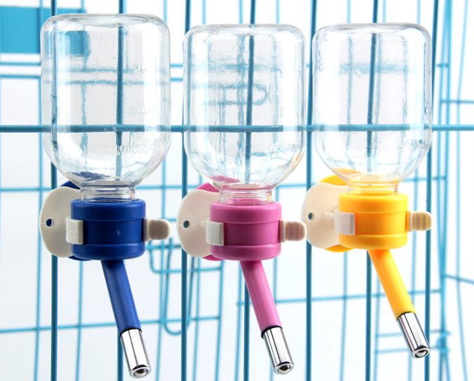 Hanging water bottle for pets, ball-operated water dispenser, cat and dog water bottle, automatic water dispenser